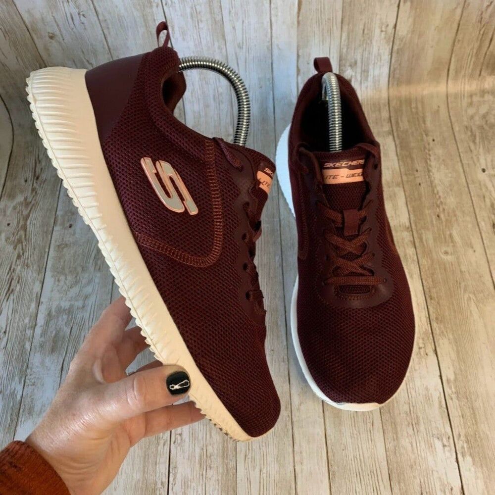 Skechers Ultra Flex Memory Foam Women's Size 9.5 Wine Bourdeaux slip on sneakers